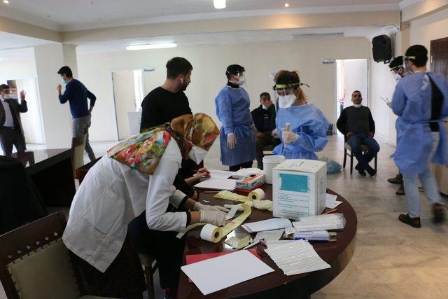 Bitlis Belediyesi personelleri korona virüs testi yaptırdı