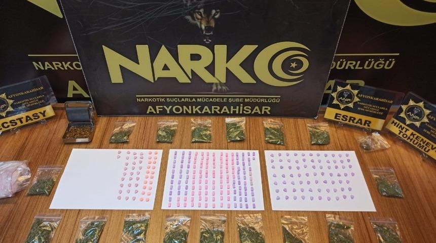 Afyonkarahisar’da torbacı operasyonu: 4 gözaltı