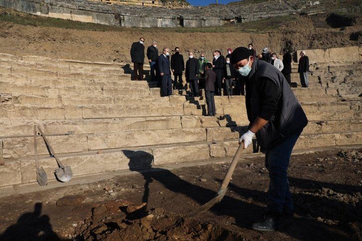 Kırım Türkleri, kazı alanında incelemelerde bulundu G3