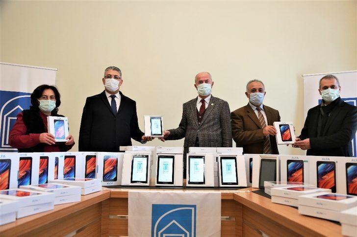 Tuşba Belediyesinden eğitime ‘tablet’ desteği G3