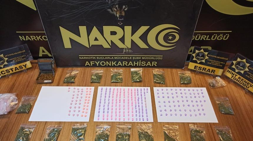 Afyonkarahisar'da uyuşturucu operasyonunda 4 zanlı yakalandı