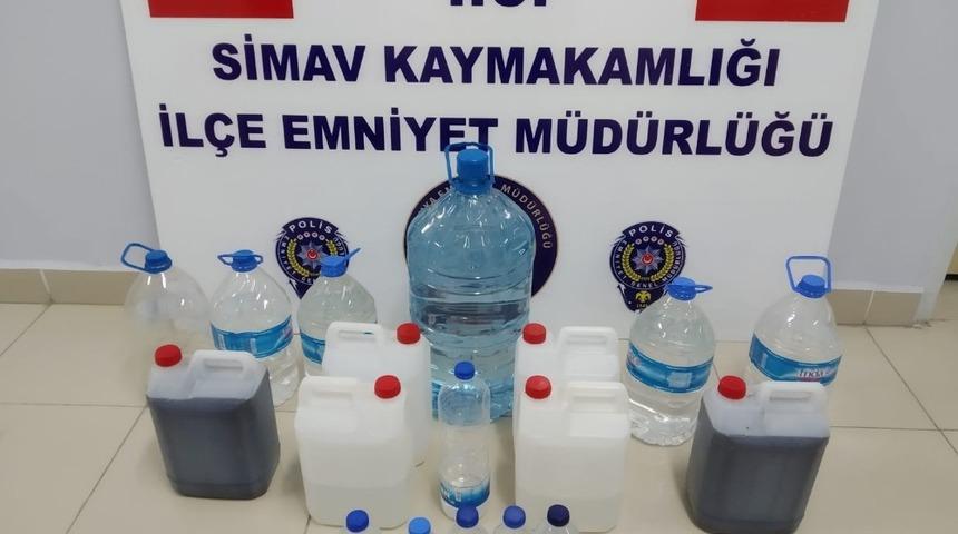Simav&rsquo;da 53 litre ka&ccedil;ak i&ccedil;ki yakalandı