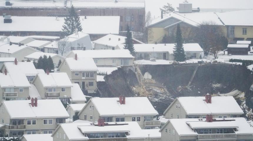 Norveç'te bir yerleşim bölgesinde toprak kaydı: 21 kayıp var