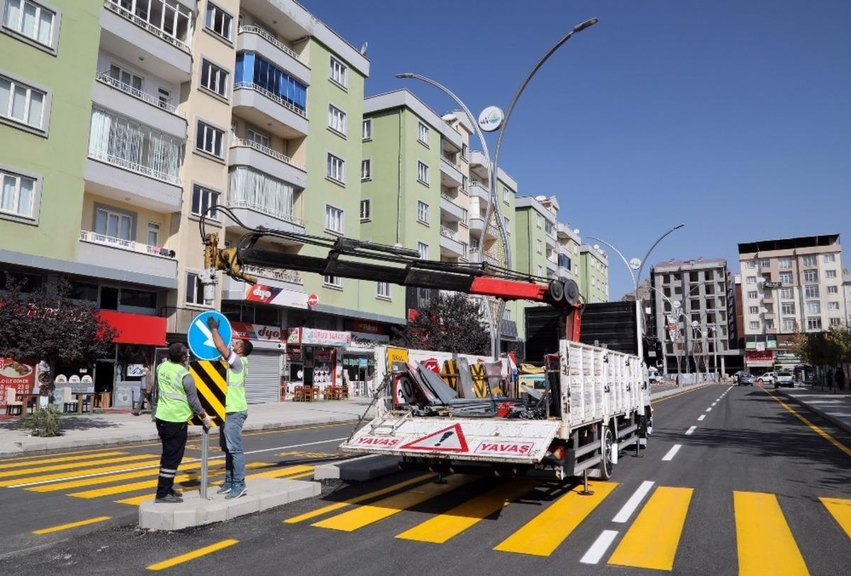 Van B&uuml;y&uuml;kşehir Belediyesi 868 kilometre yol &ccedil;izgisi &ccedil;ekti