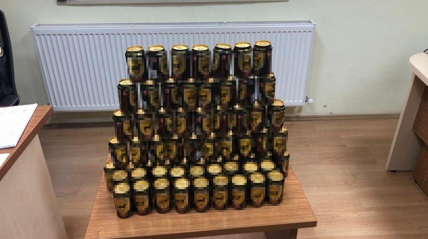 Eğirdir&rsquo;de 63 kutu ka&ccedil;ak i&ccedil;ki ele ge&ccedil;irildi