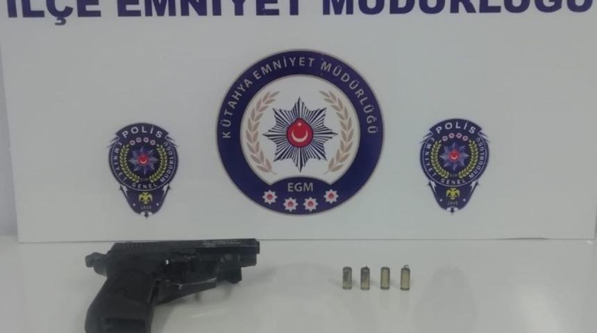 Kurusıkı tabancayla havaya ateş a&ccedil;an 1 kişi g&ouml;zaltına alındı