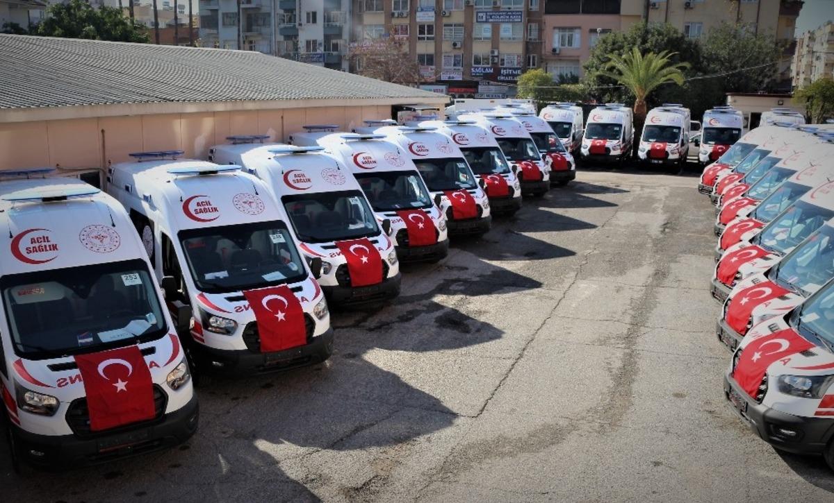 Mersin, 24 yeni ambulansa kavuştu