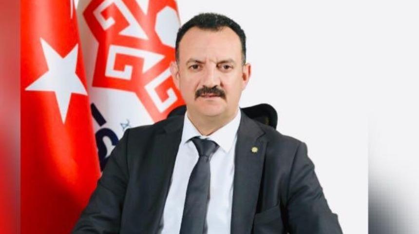 Yarımdağ, enc&uuml;men ve komisyon &uuml;yeliğinden de istifa etti