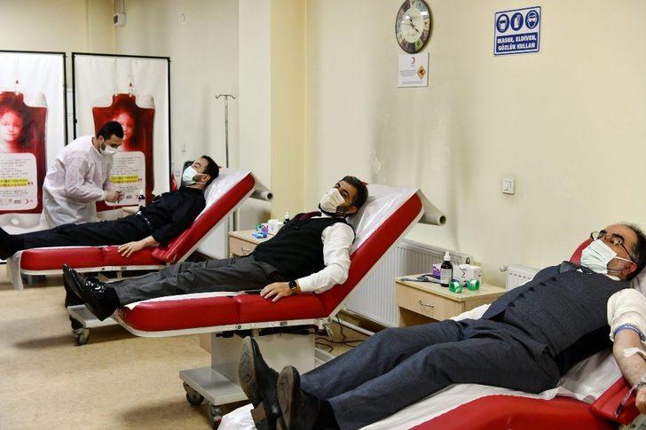 Rektör Savaşan’dan kan bağışı çağrısı G1