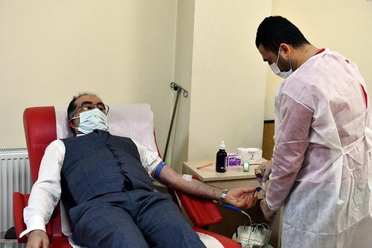 Rektör Savaşan’dan kan bağışı çağrısı G3