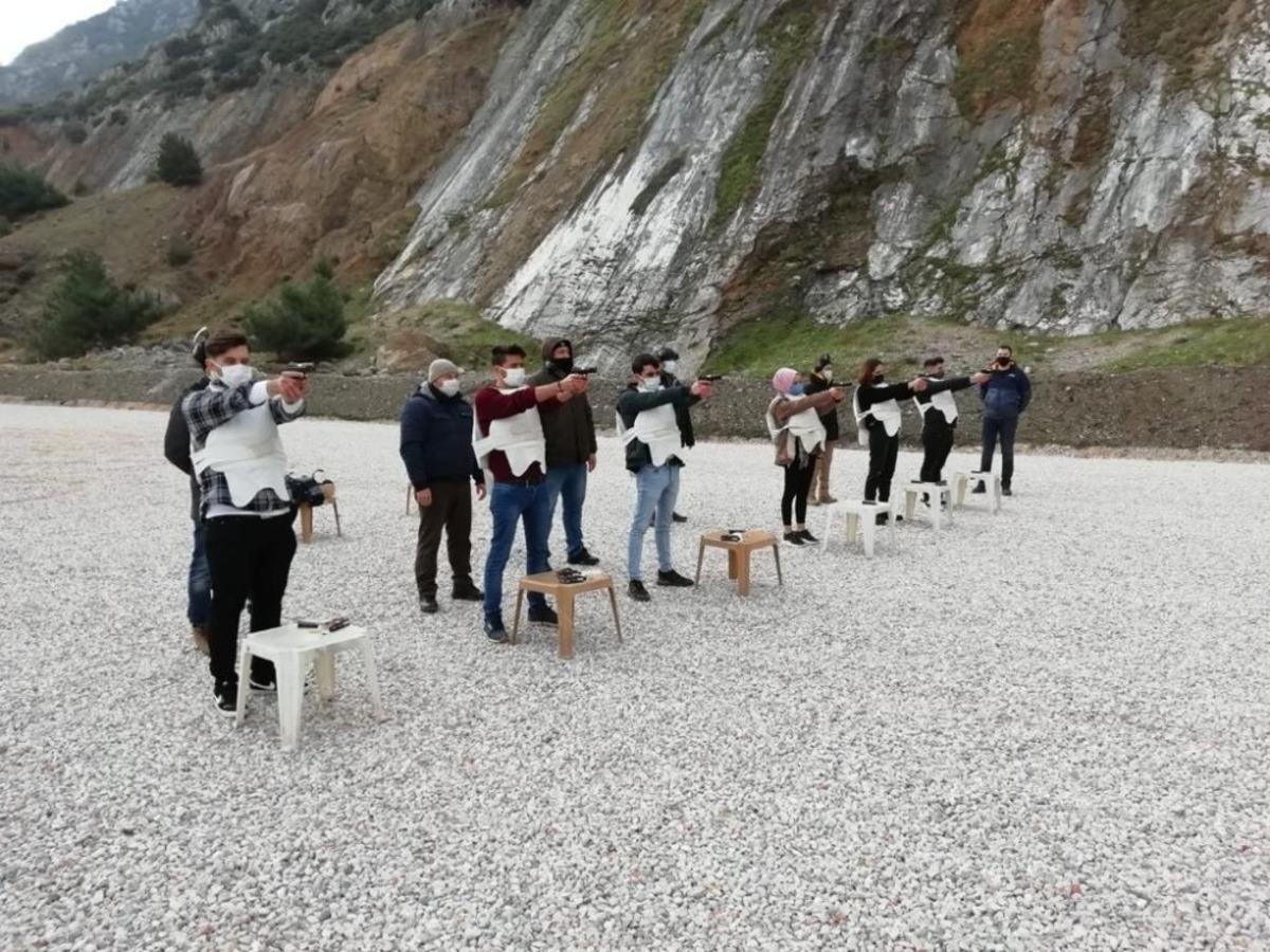 &Ouml;zel G&uuml;venlik ve Koruma B&ouml;l&uuml;m&uuml; &ouml;ğrencilerine silah atış eğitimi