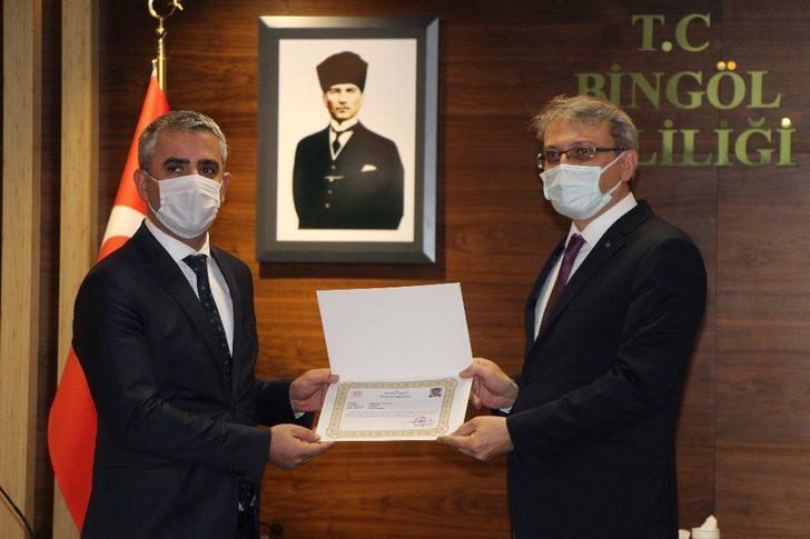 Bingöl’de yeni yıl öncesi sağlıkçılara anlamlı ödül G1