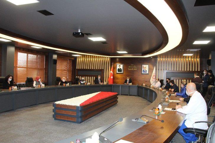 Bingöl’de yeni yıl öncesi sağlıkçılara anlamlı ödül G4