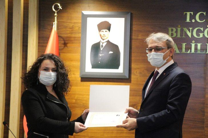 Bingöl’de yeni yıl öncesi sağlıkçılara anlamlı ödül G5