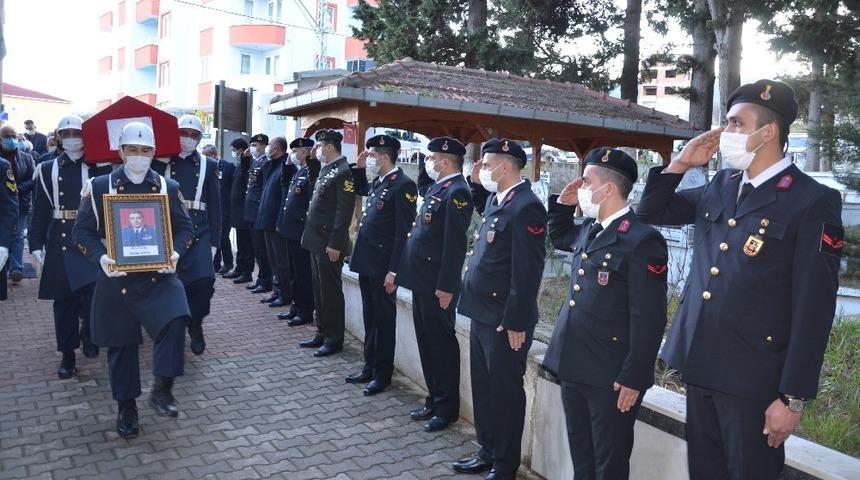 Kıbrıs gazisi emekli general son yolculuğuna uğurlandı