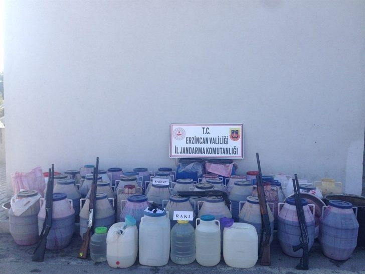 Erzincan’da yılbaşı öncesinde 2 bin102 litre sahte alkol ele geçirildi G3