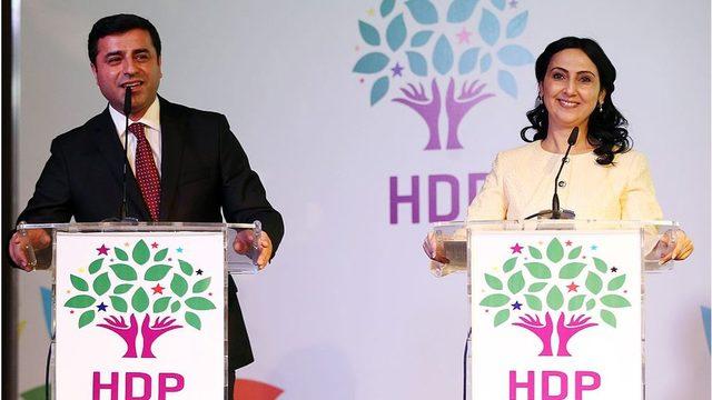 HDP'nin eski eş genel başkanları Selahattin Demirtaş ve Figen Yüksekdağ.