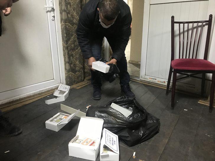 Adana'da kafeteryalarda kumar oynayan 70 kişiye para cezası G3