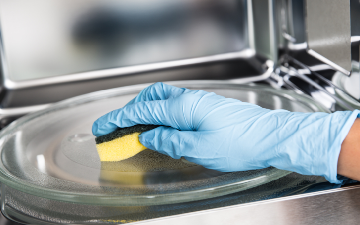 90 bin kişi izledi! Fırın temizliğinin kolay yolunu bakın nasıl buldu