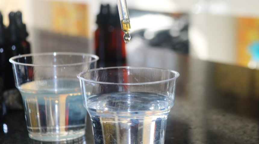 Pandemide şifa oldu! Bir bardak suyun içine 8 damla koyduğunuzda...