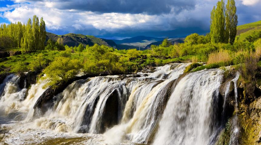 Muradiye Şelalesi nerede? Muradiye Şelalesi yol tarifi - Van Muradiye Şelalesi