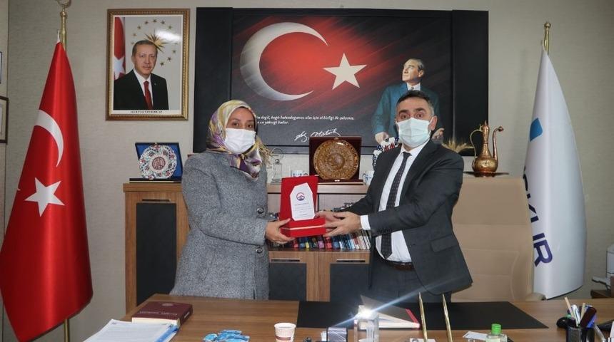 Özel Güzide Bakım Merkezinden Erzurum İŞKUR İl Müdürlüğüne teşekkür plaketi
