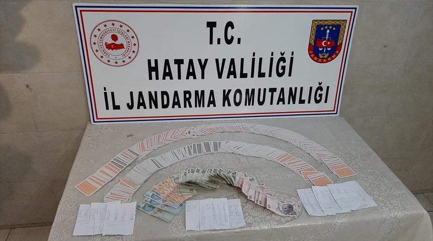 Hatay'da bir evde kumar oynayan 6 kişiye 18 bin 900 lira ceza