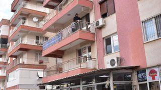 İzmir'de dehşet! Babasını sokak ortasında sopayla döverek öldürdü