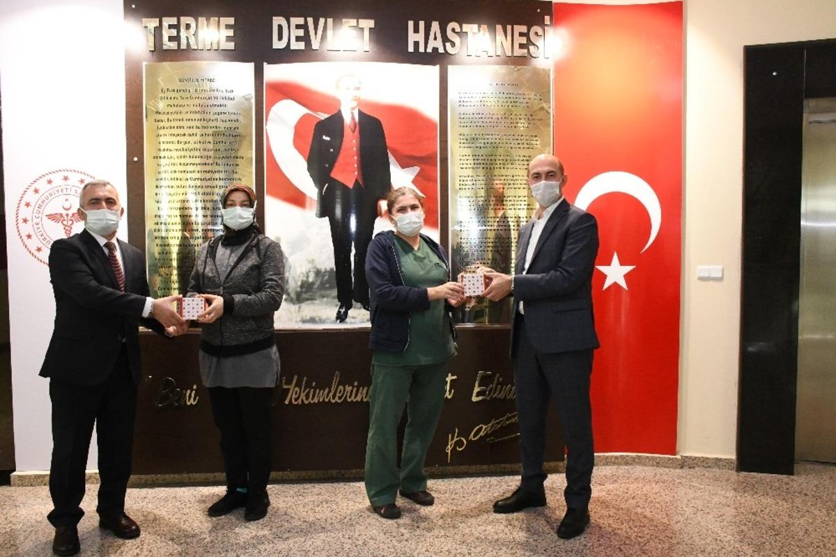 Başkan Kılı&ccedil;&rsquo;tan sağlık&ccedil;ılara yeni yıl s&uuml;rprizi