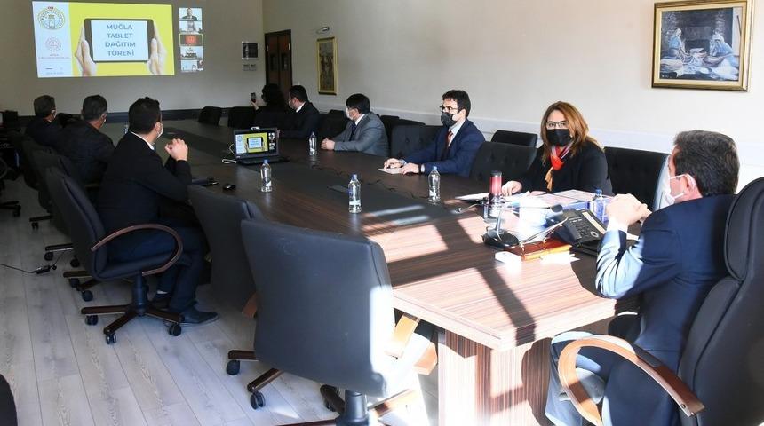 Muğla&rsquo; da 2 bin &ouml;ğrenciye daha tablet dağıtımına başlandı