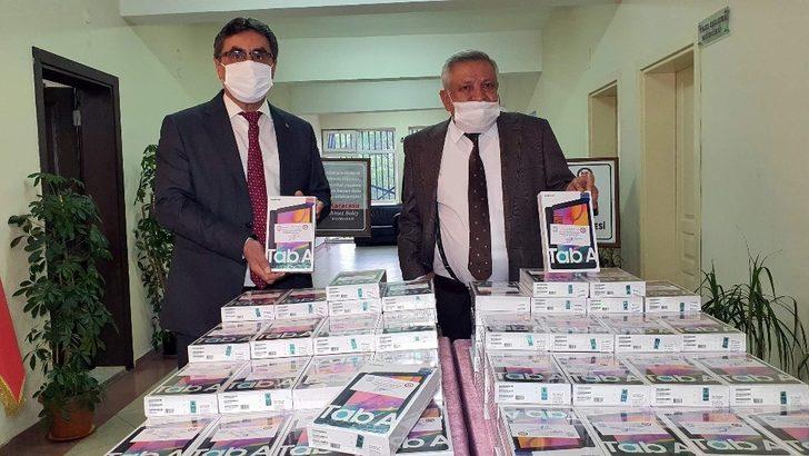 Karacasu’da devletin ve hayırseverlerin sıcak eli öğrencilere uzandı G2