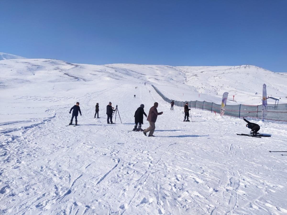 &Ccedil;aldıran&rsquo;da kayak sezonu a&ccedil;ıldı