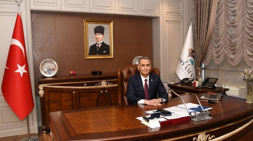 Vali &Ccedil;uhadar&rsquo;dan yeni yıl mesajı