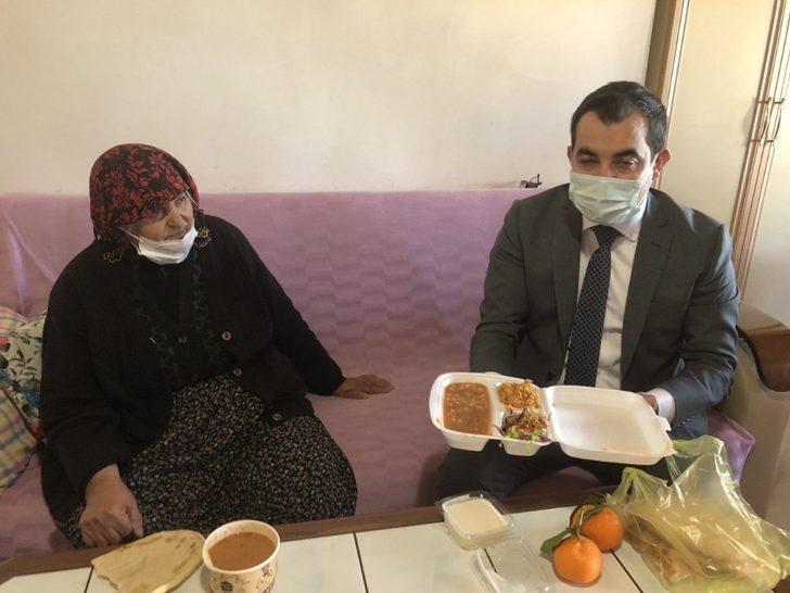 Soğuk kış günlerinde yaşlılar ve yardıma muhtaç vatandaşlar unutulmuyor G2