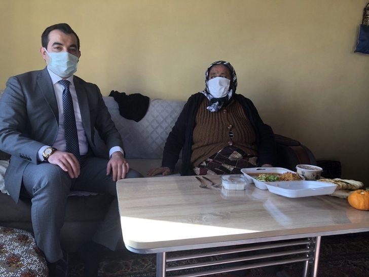 Soğuk kış günlerinde yaşlılar ve yardıma muhtaç vatandaşlar unutulmuyor G3