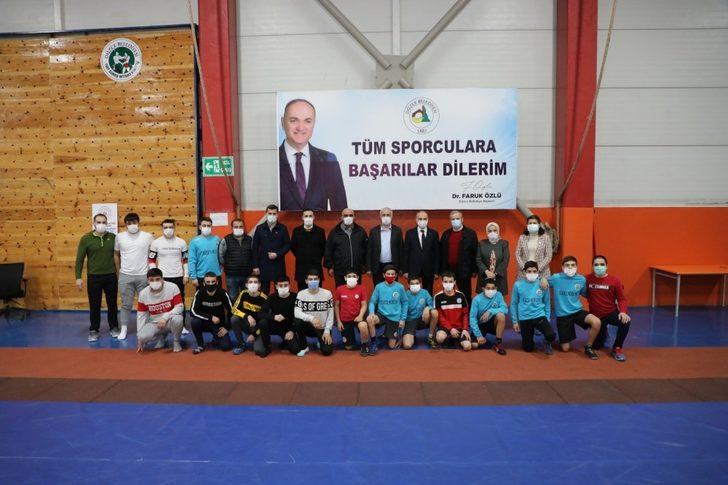 Başkan Özlü, güreşçilerle bir araya geldi G3