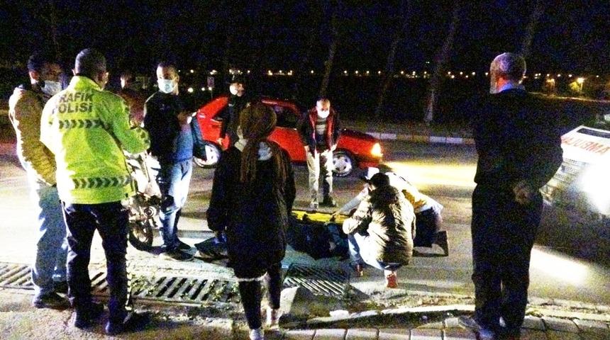 Burhaniye&rsquo;de meydana gelen kazada motosiklet s&uuml;r&uuml;c&uuml;s&uuml; yaralandı