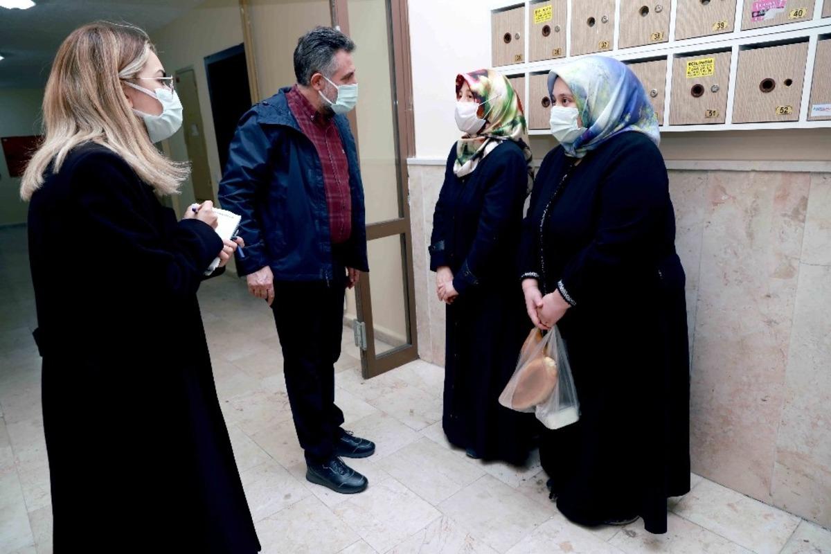 Başkan Sandal, Uzundere&rsquo;deki depremzedeleri unutmadı