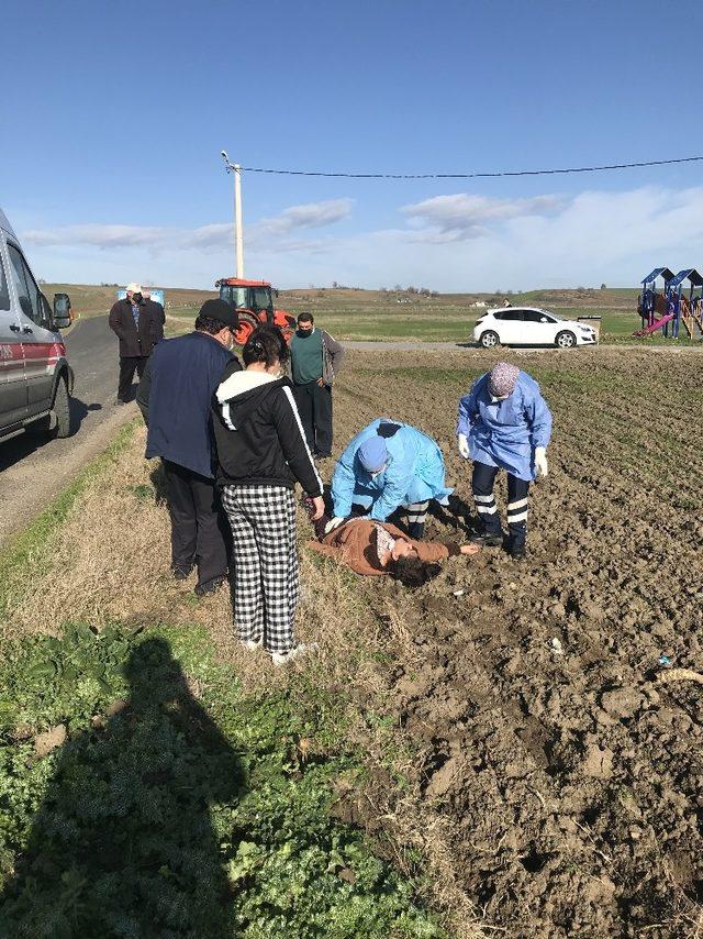 Eşine kızdı, kendini arabadan attı