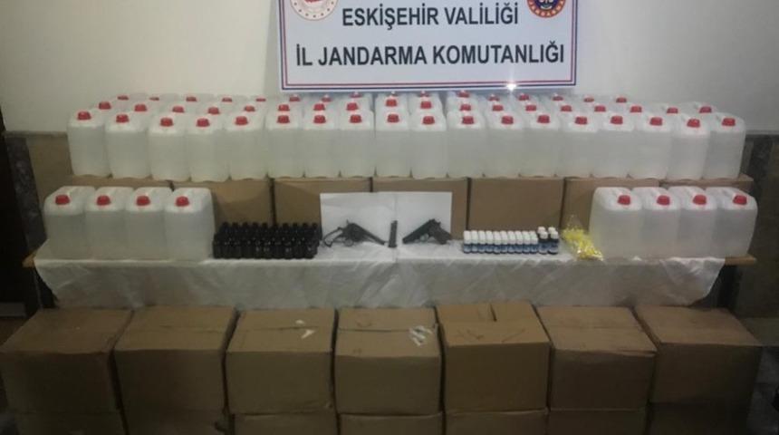 Eskişehir&rsquo;de ka&ccedil;ak alkol operasyonu: 2 g&ouml;zaltı