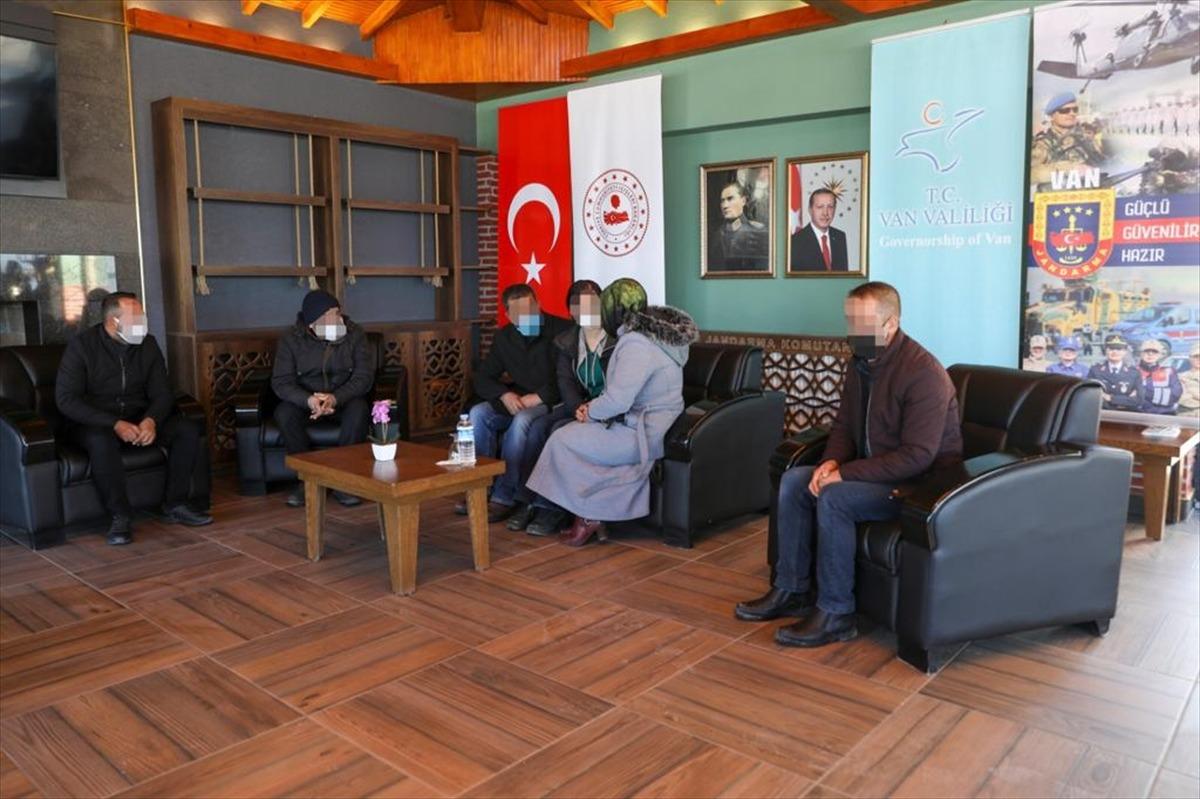 Teslim olan kadın ter&ouml;rist, ter&ouml;r &ouml;rg&uuml;t&uuml; PKK'nın i&ccedil; y&uuml;z&uuml;n&uuml; anlattı