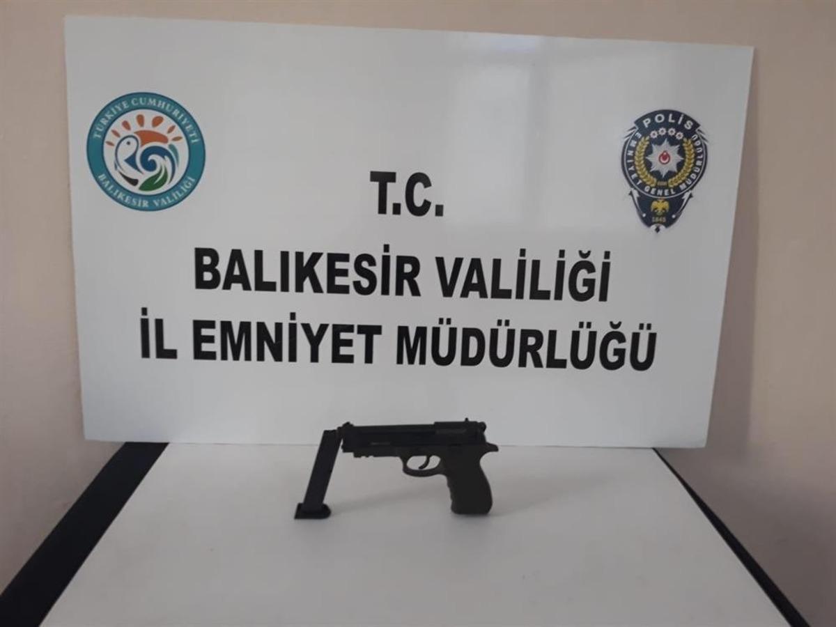 Balıkesir&rsquo;de polis 21 aranan şahsı yakaladı