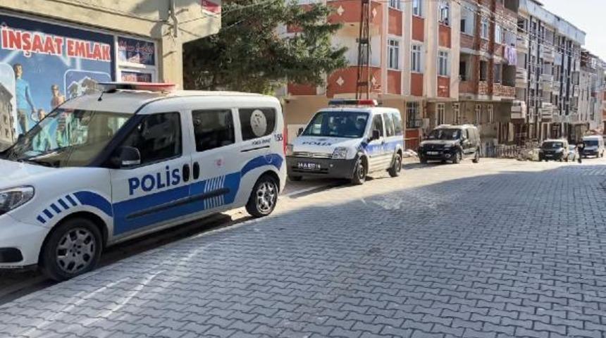 Esenyurt'ta dehşet! Öz kızını torunlarının gözü önünde bıçakladı