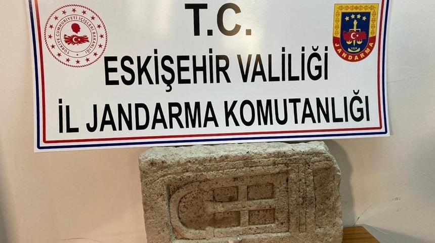 Tarihi eser kaçakçılarına operasyon: 2 gözaltı