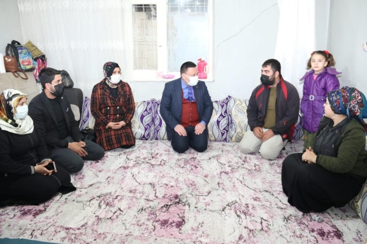 Başkan Beyoğlu yılın son g&uuml;n&uuml;n&uuml; vatandaşları ziyaret ederek ge&ccedil;irdi