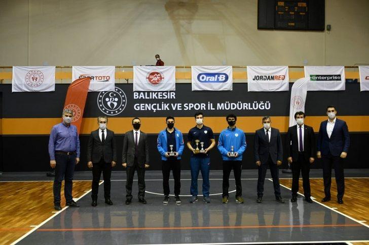 Triatlon şampiyonları ödüllerini aldı G2