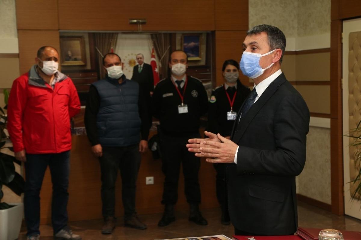 Personelden G&ouml;lbaşı Belediye Başkanına zam teşekk&uuml;r&uuml;