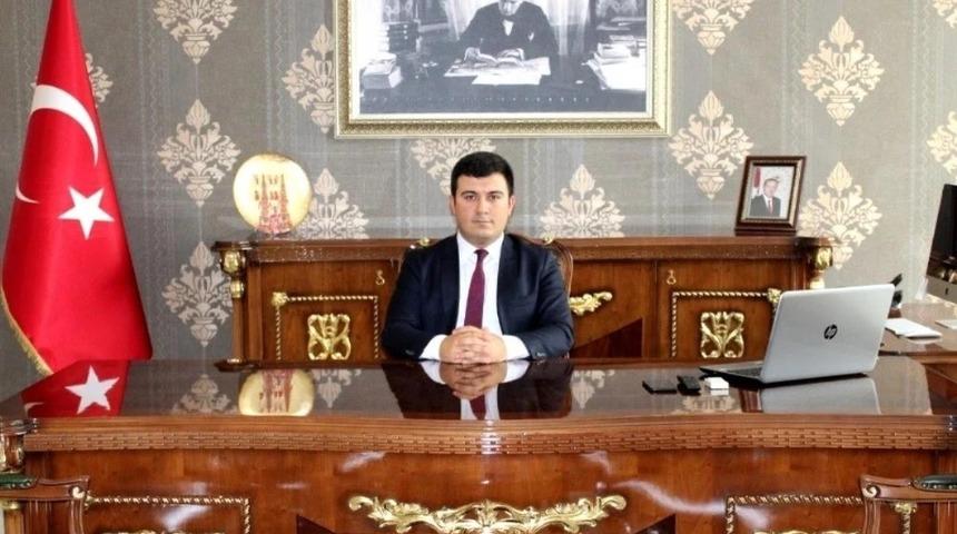 Horasan Kaymakamı Burak Dertlioğlu&rsquo;ndan yeni yıl mesajı