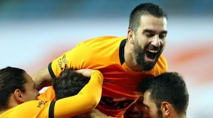 Arda Turan 10 numaraya geçiyor