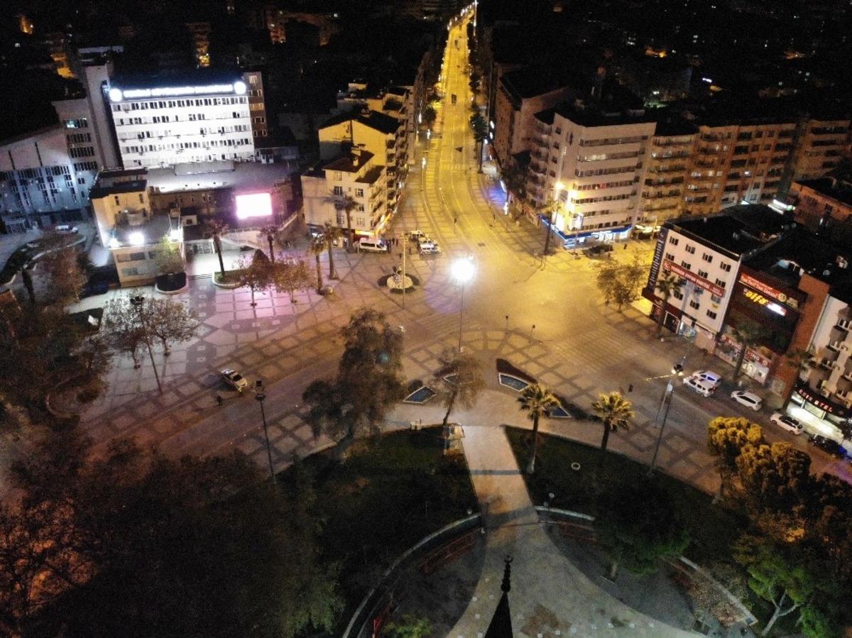 Denizli&rsquo;de en sessiz yılbaşı kutlandı